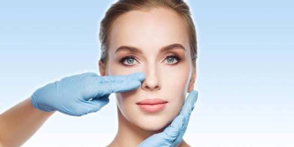 Bakıda gənc qız burun əməliyyatından sonra həyatını itirdi (FOTO)