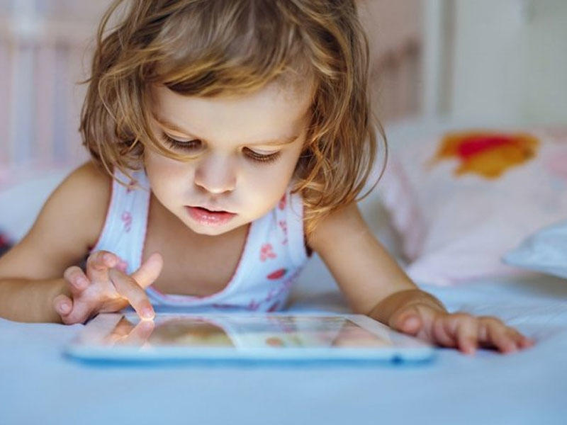 Gündə 2 saat planşetə baxan uşaqlarda bu pozulmalar olur - ALİMLƏR