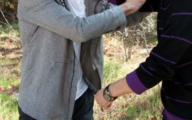 В Газахе школьник зарезал студента из-за долга