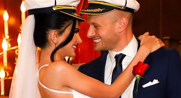 Azərbaycanlı model amerikalı pilotla evləndi - FOTO