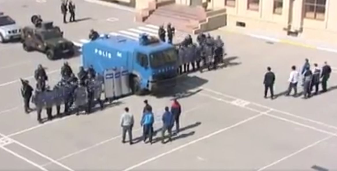 Azərbaycan polisini hələ belə görən olmamışdı - VİDEO