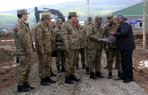 Zakir Həsənov cəbhəboyu zonadakı hərbi obyektlərdə - FOTO