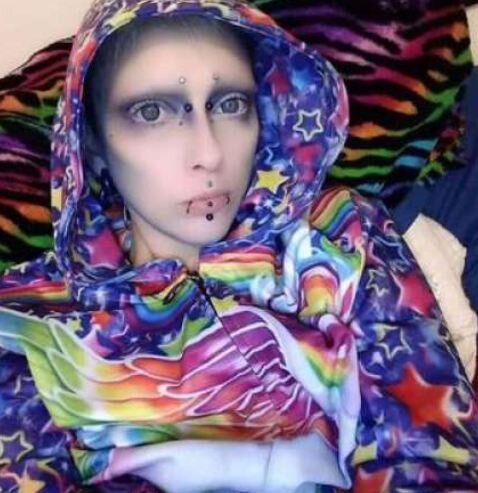 İNANILMAZ! Nə kişidir, nə də qadın? – Özünü 