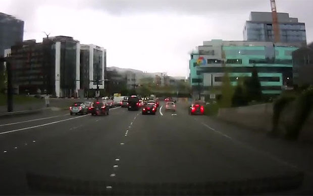 “Google” binasında qəza: Ölən və yaralananlar var - VİDEO