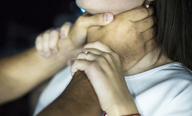 Qadının qızıl dişlərini sökdülər, boğub öldürdülər - Azərbaycanda dəhşətli cinayətin təfərrüatı