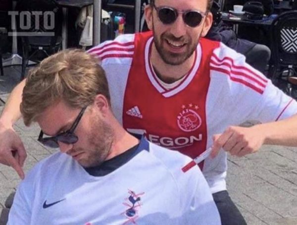 “Ayaks” azarkeşi yatmış ingilisin başına oyun açdı