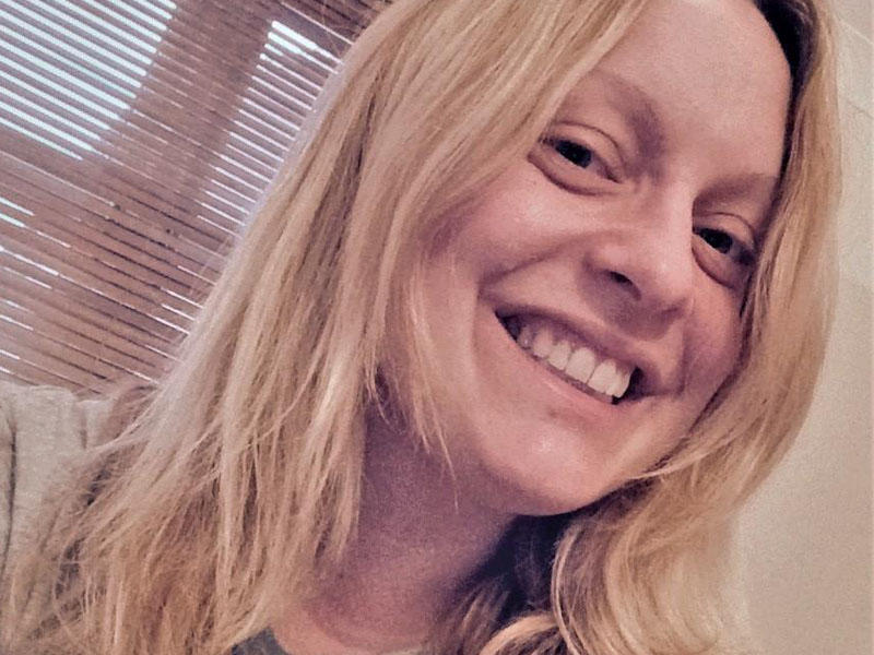 Alış-verişə çıxan aparıcı yol qəzasında öldü - FOTO