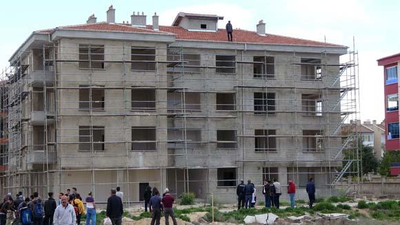 Polislər həyat yoldaşını gətirdilər, intihardan vaz keçdi - FOTO