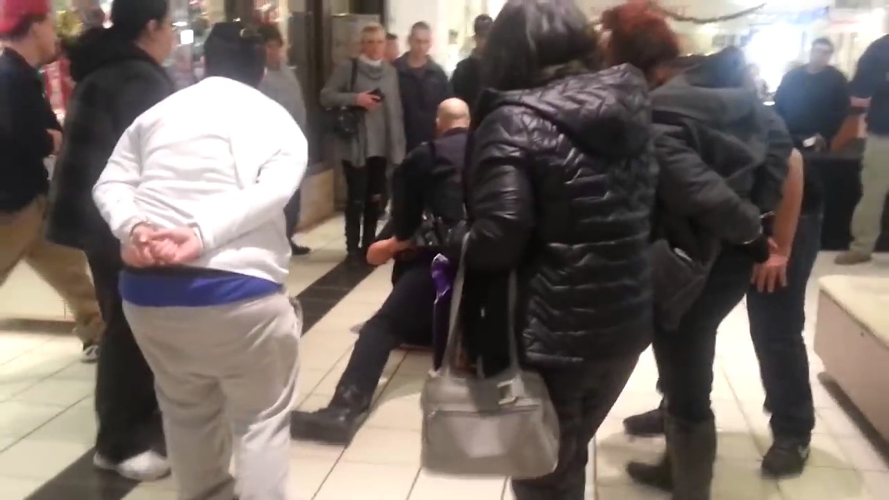 Gəncədə sərxoş müştərilər satıcıları döydülər