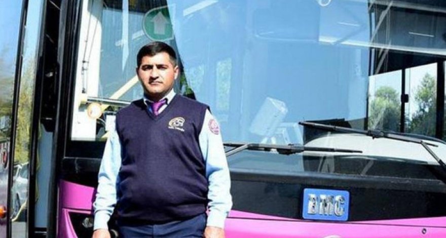 В Баку водитель автобуса спас жизнь молодой девушке