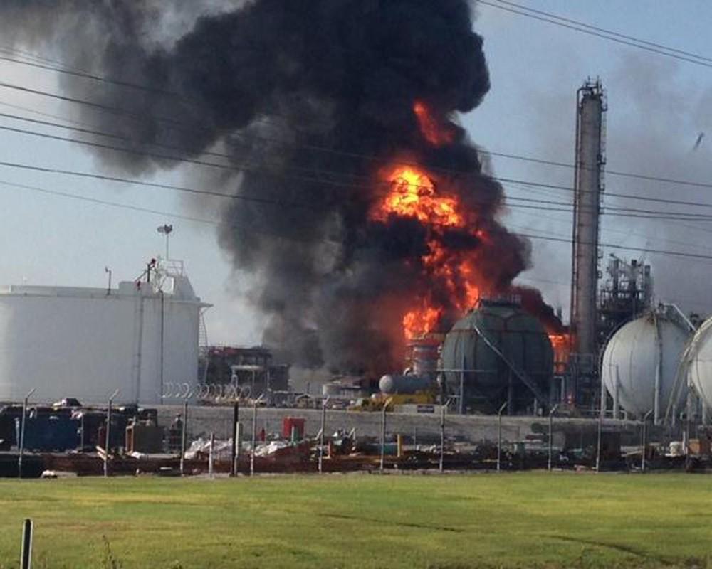 На химзаводе в Иллинойсе произошел взрыв