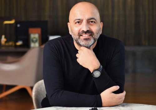 Mübariz Məsimovun işçisi böyrəyini arvadına bağışlayır – “Ölməməsi üçün 15 min pul lazımdı”