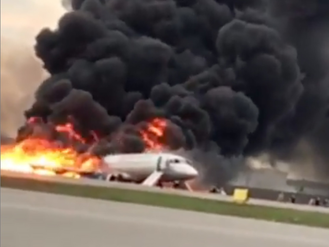 При пожаре на самолете в Шереметьево погибли 13 человек - ВИДЕО - ОБНОВЛЕНО