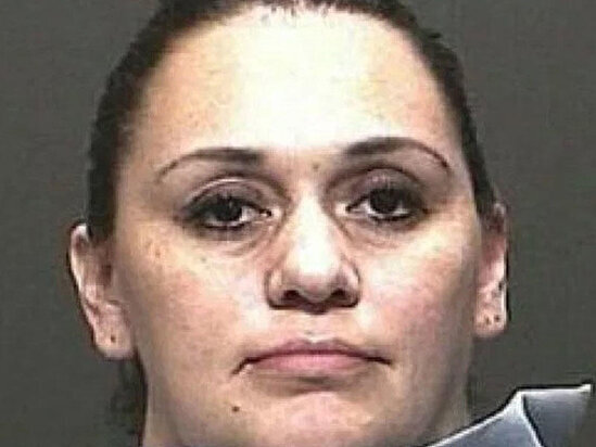 Həyətdəki oyuncaq qutusunu açan uşaq dəhşətə gəldi - FOTO