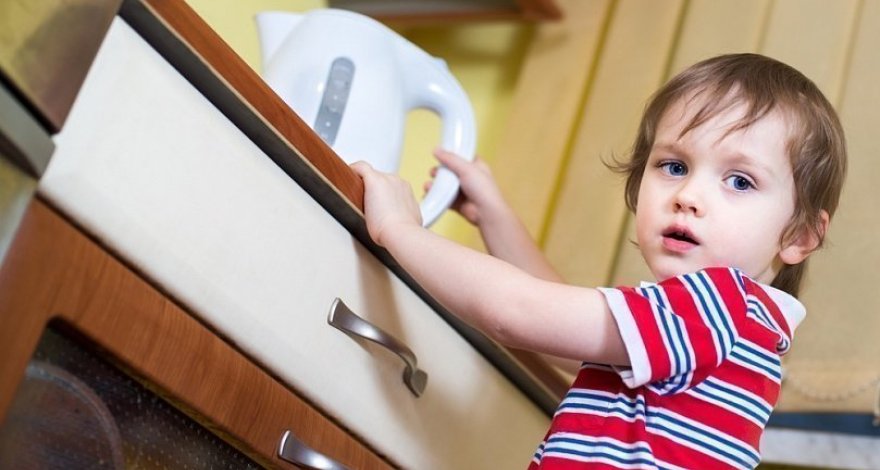 В Гяндже ребенок ошпарился кипятком