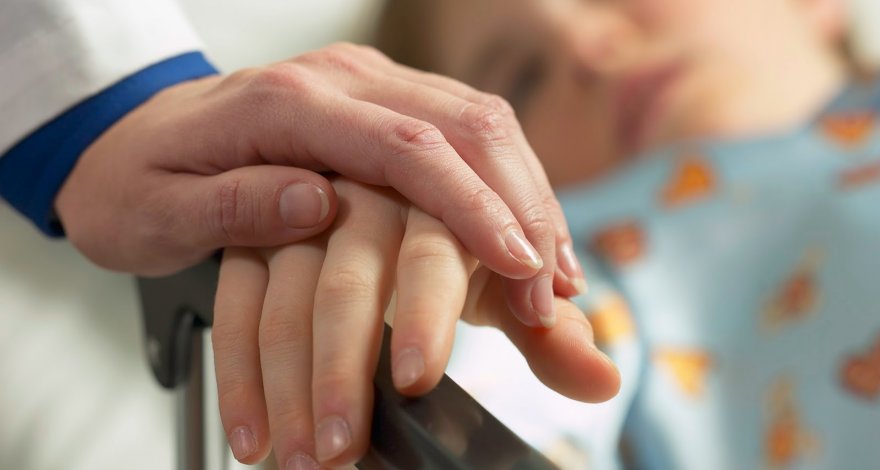 Пострадавший при ДТП в Сальяне школьник перенес экстренную операцию