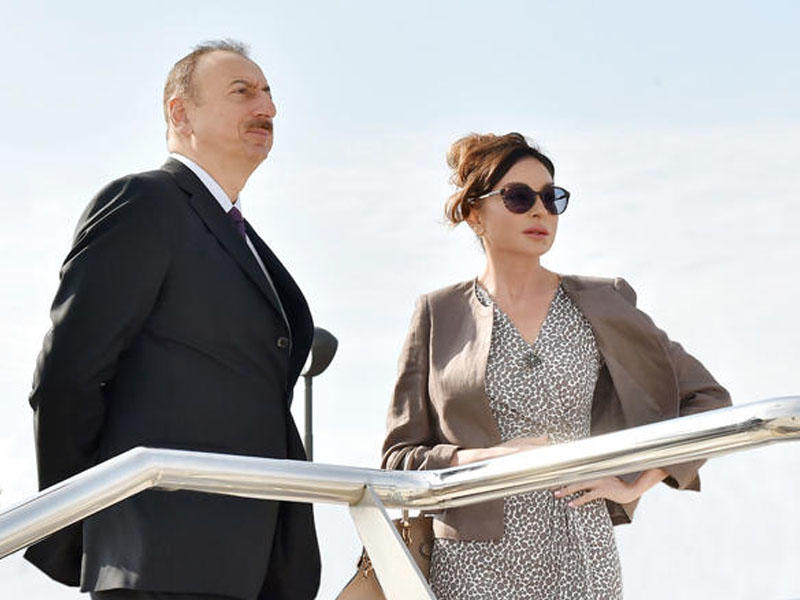 Prezident İlham Əliyev və birinci xanım Mehriban Əliyeva Qobustan-Poladlı avtomobil yolunun açılışında iştirak ediblər - YENİLƏNİB