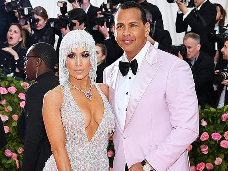 Cennifer Lopez qüsursuz bədənini göstərdi – FOTO