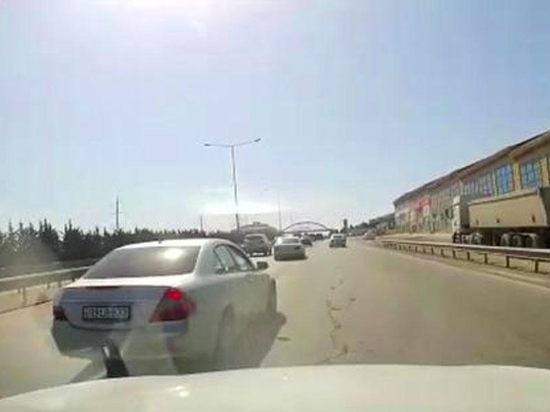 Bakı-Sumqayıt yolunda qorxunc hadisə - SÜRÜCÜ GÖRÜN NƏLƏR ETDİ - VİDEO