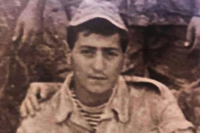 “İgidliyə görə” medal alan kəşfiyyatçı göyərti satır - Video 