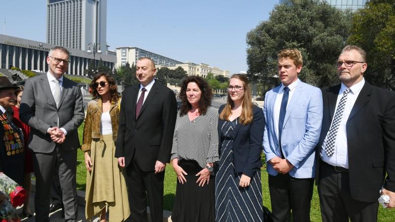 Prezident və xanımı Böyük Vətən müharibəsi veteranları ilə görüşdü - FOTO