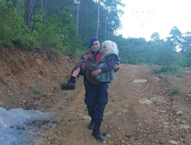 Meşədə itkin düşdü, 7 saat sonra tapılanda... - FOTOLAR