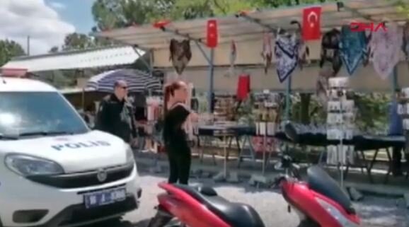 Qadın məscidin yanında dayanıb siqaret çəkdi, mollanın reaksiyası sərt oldu - VİDEO