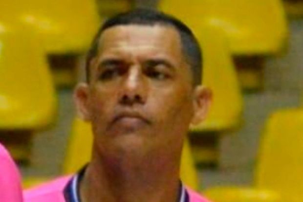 Matçda hakim öldü, oyun dayandırıldı - VİDEO