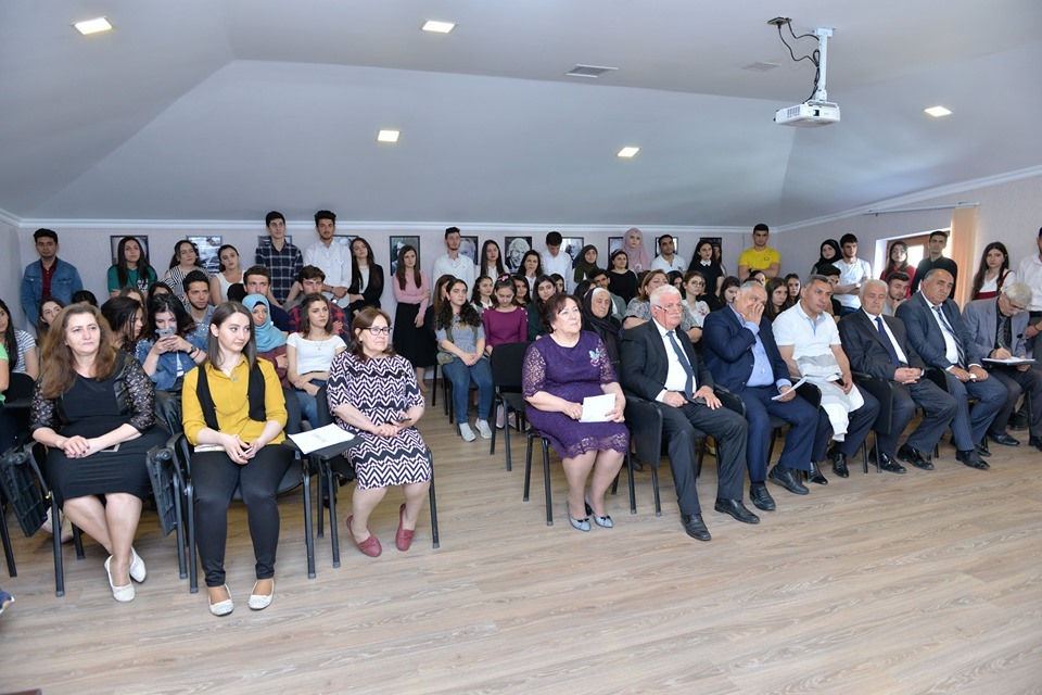 “Loqos” da şair Vaqif Bəhmənli ilə görüş keçirilib