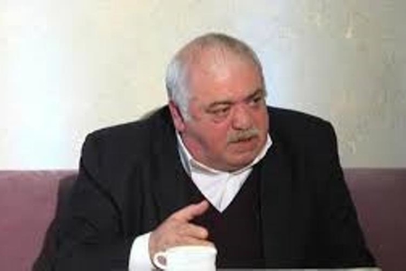 Mərhum rejissor Rövşən Almuradlının son tamaşası - AÇIQ QAPI günü
