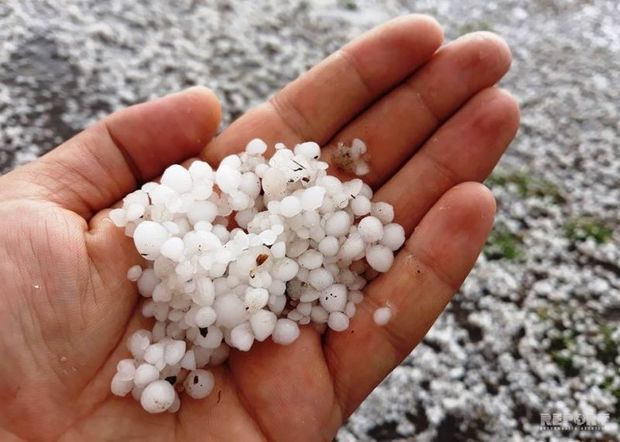 В Шеки выпал град - ФОТО