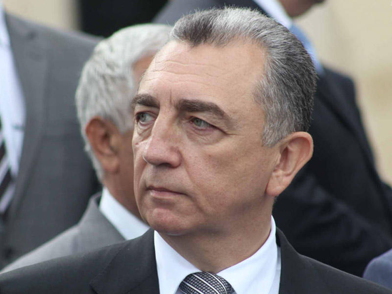 Eldar Əzizov departament sədrini qovdu