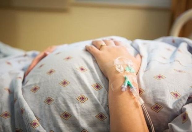 Ər hamilə arvadını bıçaqlayıb, övladının qatili oldu - VİDEO