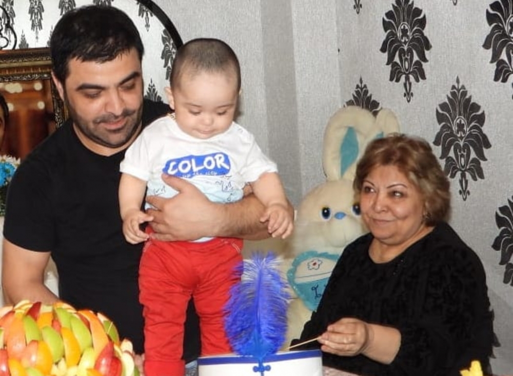 Fərda ikinci evliliyindən olan oğluna ad günü etdi - Fotolar