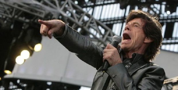 75-летний Мик Джаггер танцует после операции - ВИДЕО