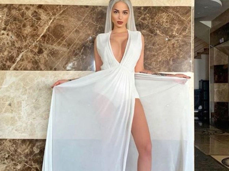 Açıq-saçıq şəkilləri ilə məşhur olan qız hicab bağladı - FOTO