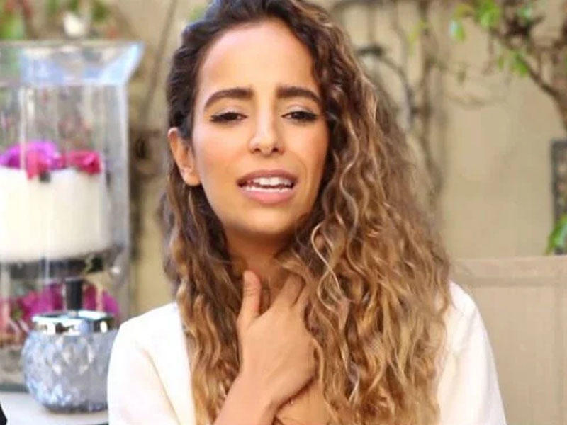 Müğənni səhnədə rəqsini dayandırdı, Fatihə surəsini oxudu - VİDEO - FOTO