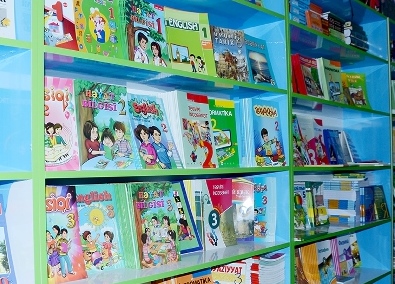 В Азербайджане издательствам поручено снизить вес учебников