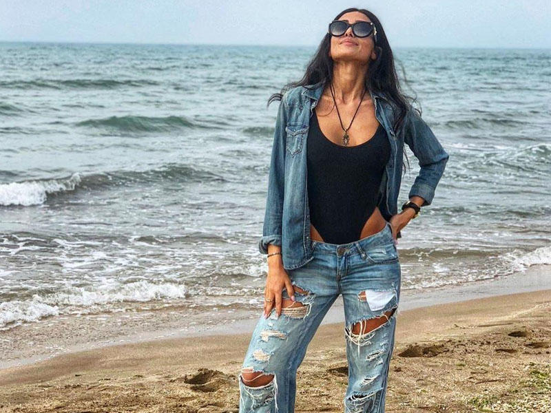 Pərvin geyimi ilə diqqət mərkəzində - FOTO