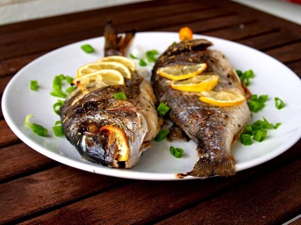 Bir ailə balıqdan zəhərləndi - Azərbaycanda