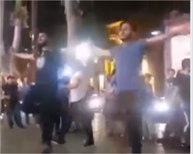 Gənclər erməni mahnısını kəsib Azərbaycan mahnısına rəqs etdi - VİDEO