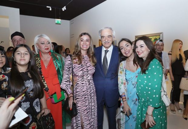 Leyla Əliyeva rəssam Zurab Seretelinin sərgisində - FOTO