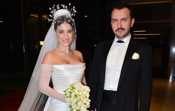 Hazal Kaya hamilə olduğunu etiraf etdi