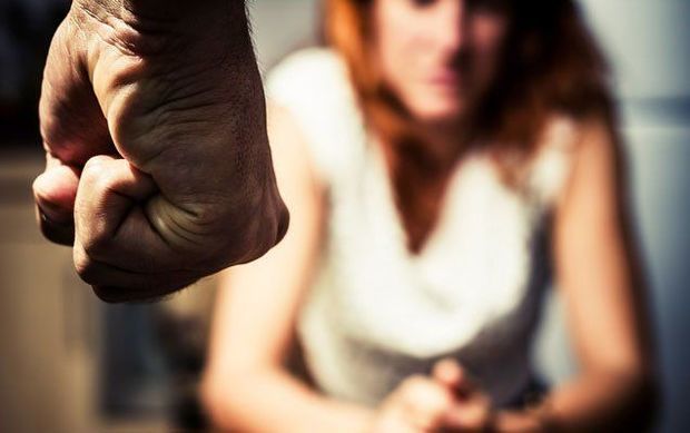 Назван ущерб от насилия над женщинами