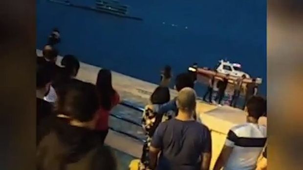 В Баку женщина бросилась в море - ВИДЕО