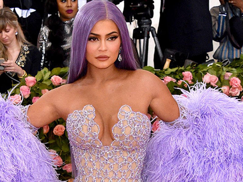 Villanın bir həftəsinə 450 min verir