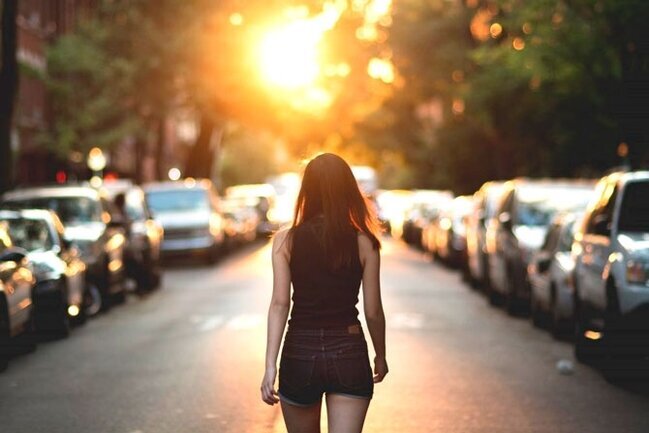 Gəncədə yeniyetmə qızı maşın vurub