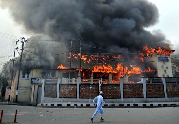 Пожар в индийской школе: 19 погибших - ВИДЕО