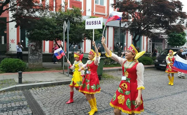 Nazir Rusiya bayrağına görə istefaya göndərilib