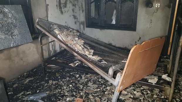 В Гейчае сгорел дом - ФОТО